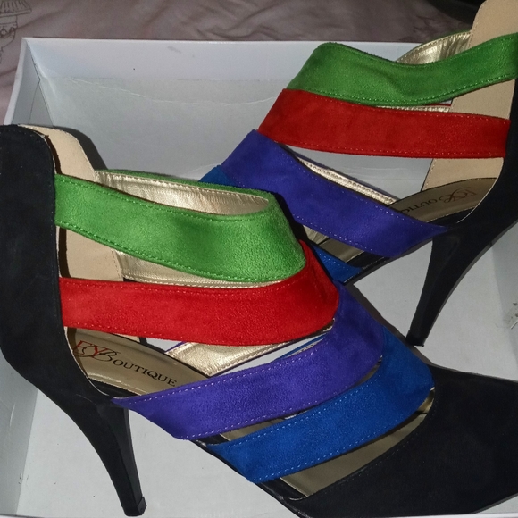 Shoes - Picture 4 of 4